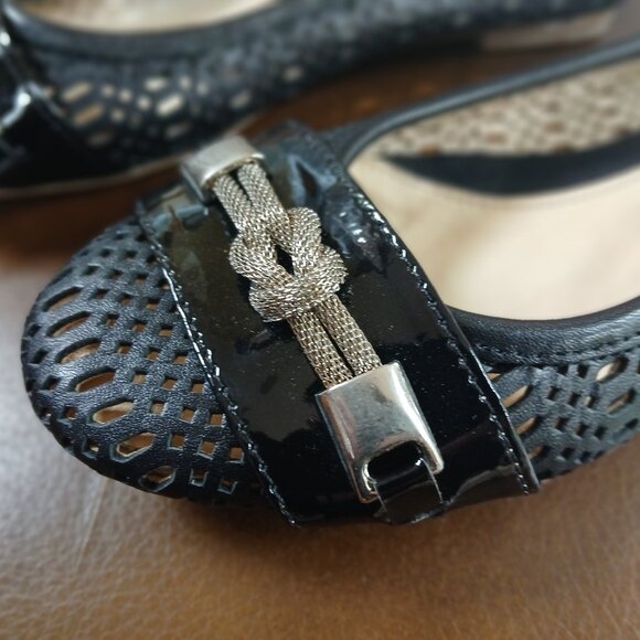 Smart leather flats. - Picture 3 of 8